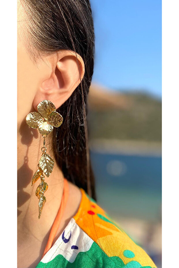 Leaf Dangle Flower Gold Earrings