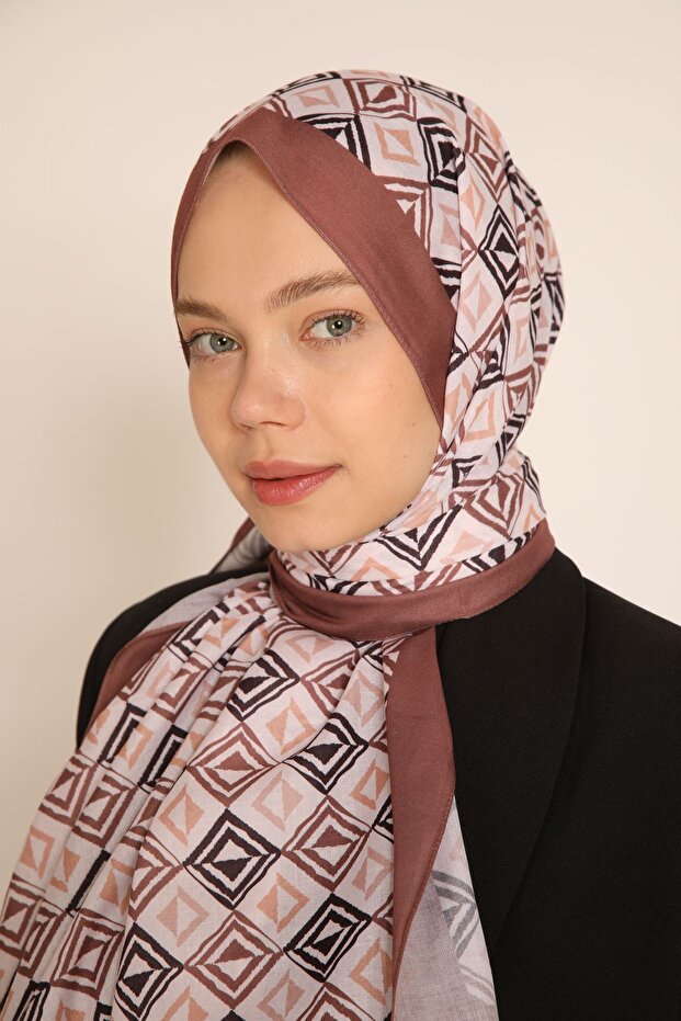 Akel Geometric Patterned Soft Shawl – the New Face of Modern and Elegant Style - 5