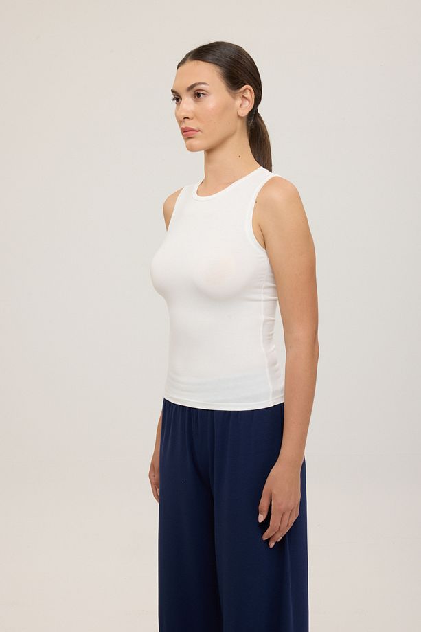 Ultra Soft Yuvarlak Yaka Kolsuz Bluz Ekru - 3