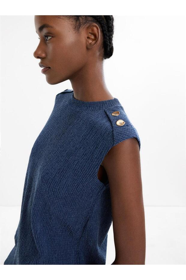 Düğmeli ve Dokulu Üst - 2