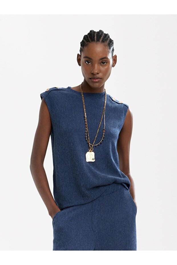 Düğmeli ve Dokulu Üst - 1