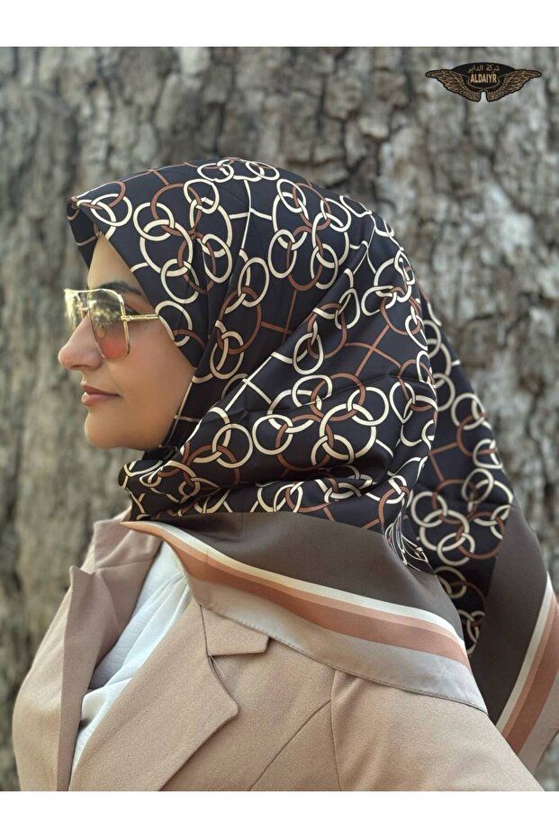 وشاح من نسيج حريري منقوش - 1