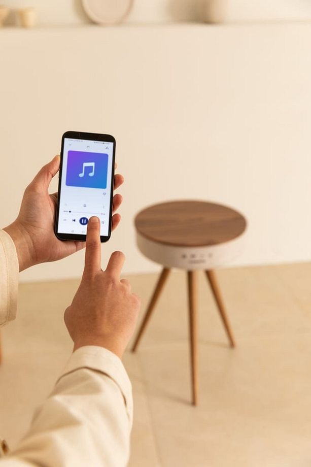 Bluetooth Hoparlör Hızlı Şarj Destekli Ahşap Ayaklı Kablolu Sehpa Speaker Fr-sh2502 Nature - 2