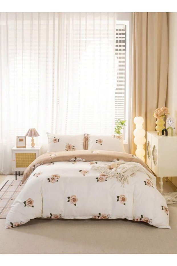 Queen 6-pc beige duvet cover set featuring a beautiful rose design and reversible style 200X230cm.