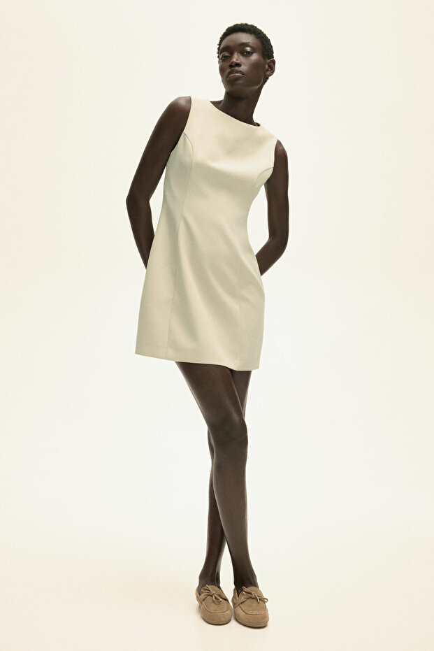 Bedene Oturan Elbise - 1