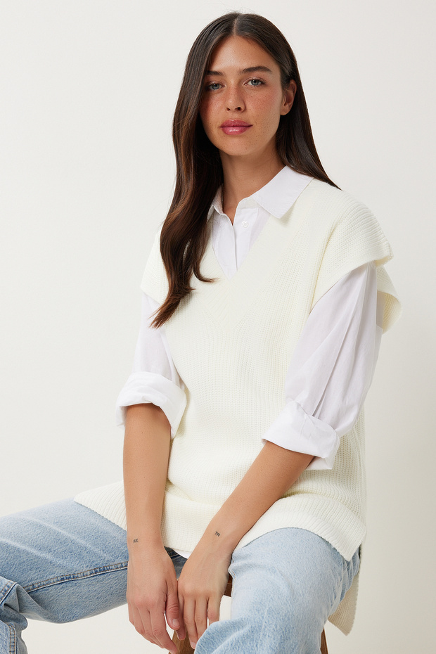 Women's Ecru V-Neck Long Knitwear Sweater Pf00112
