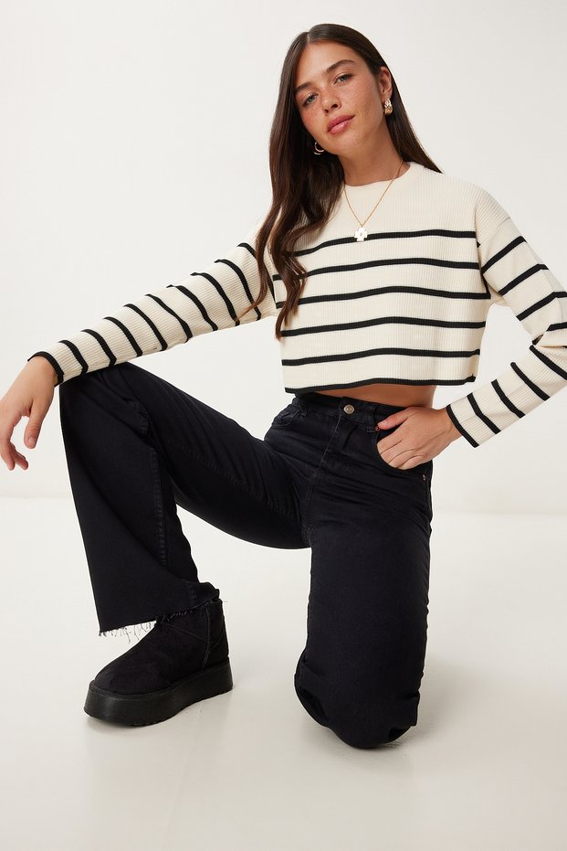 Women's Cream Ribbed Striped Crop Knitwear Sweater PF00048