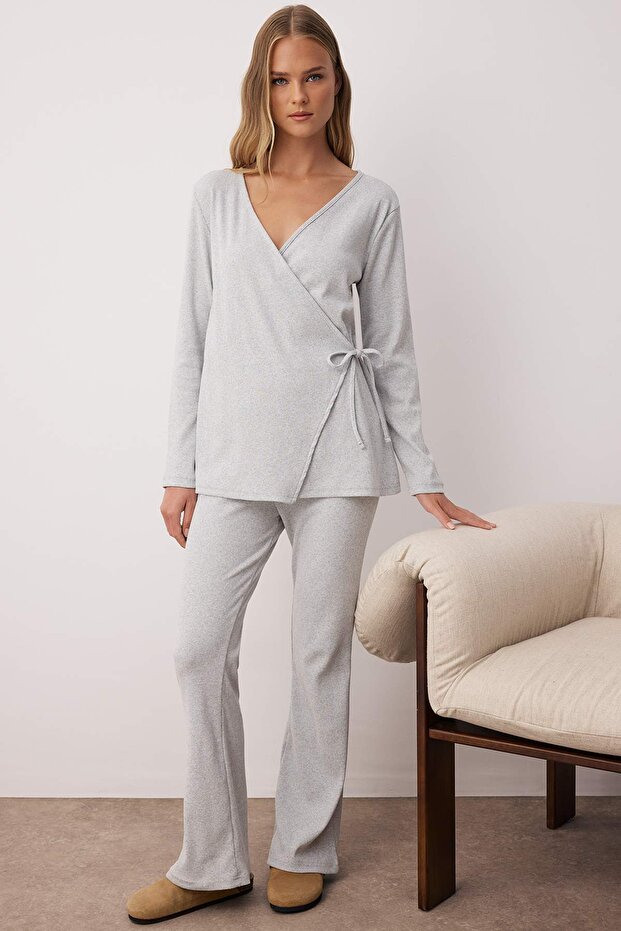 Gri Melanj Bağlama Detaylı Kruvaze Fitilli Kimono Örme Pijama Takımı THMAW26PT00003 - 1
