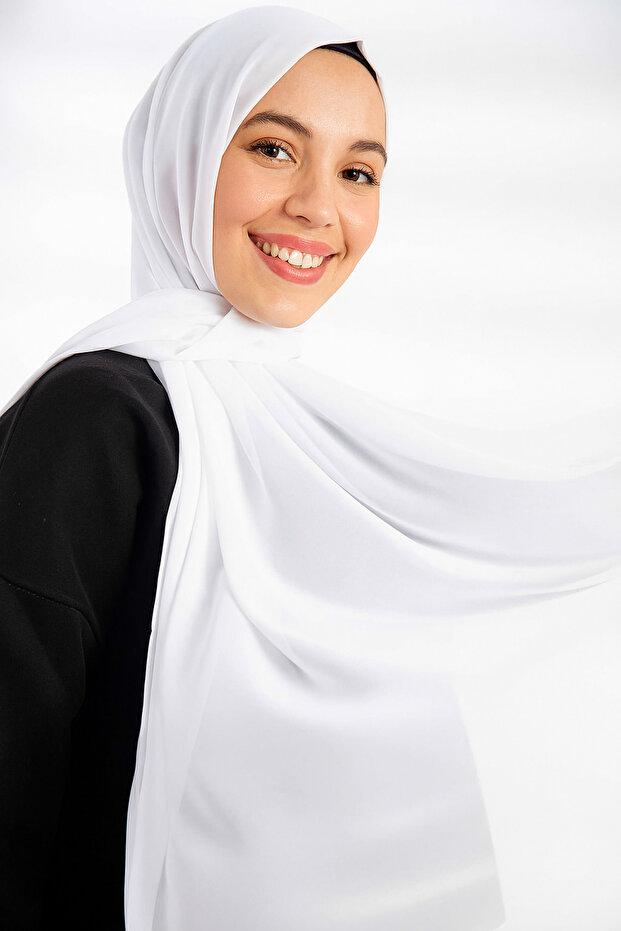 شال شيفون نحيف ملون أبيض سادة للنساء