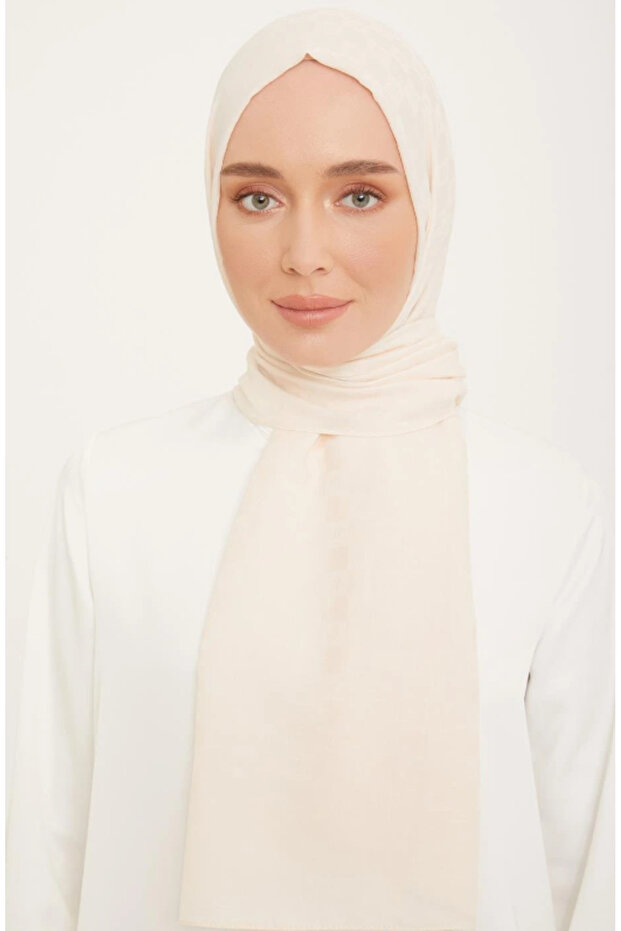 Trend P.Monogram Shawl 21173 Cream