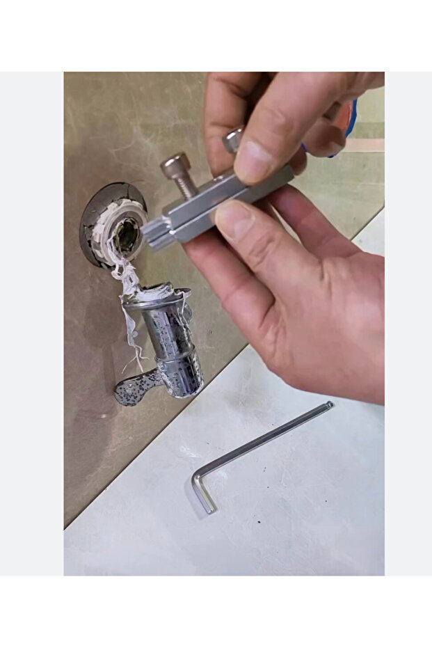 Plumbing Repair Broken Faucet Valve Opener Guide Water Plumber Broken Valve Inside Removal Guide