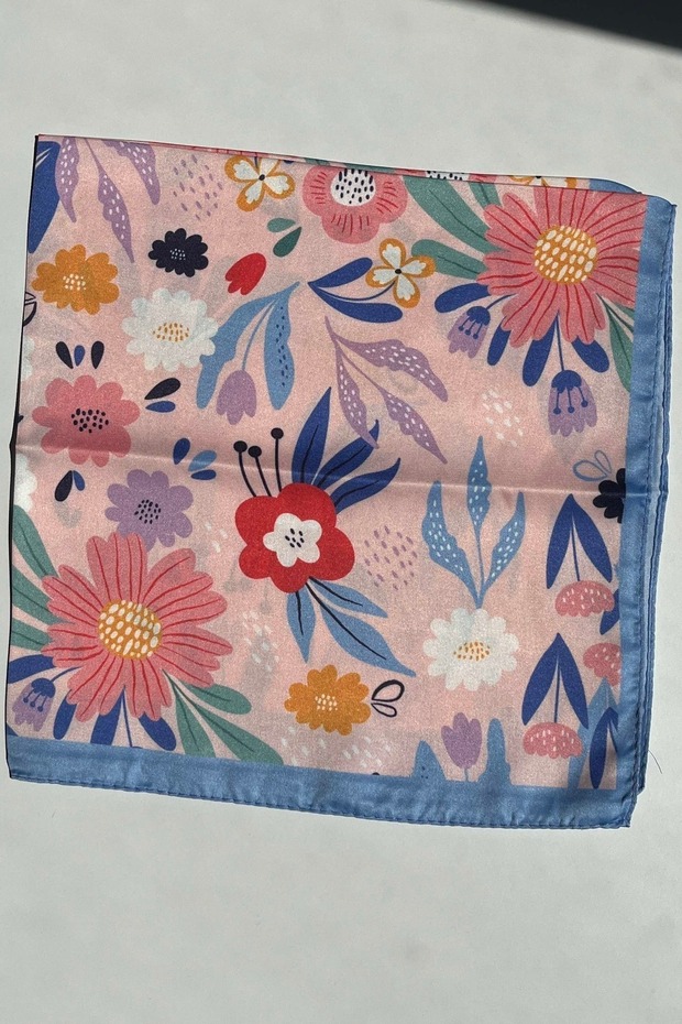 وشاح أحمر منقوش - 3