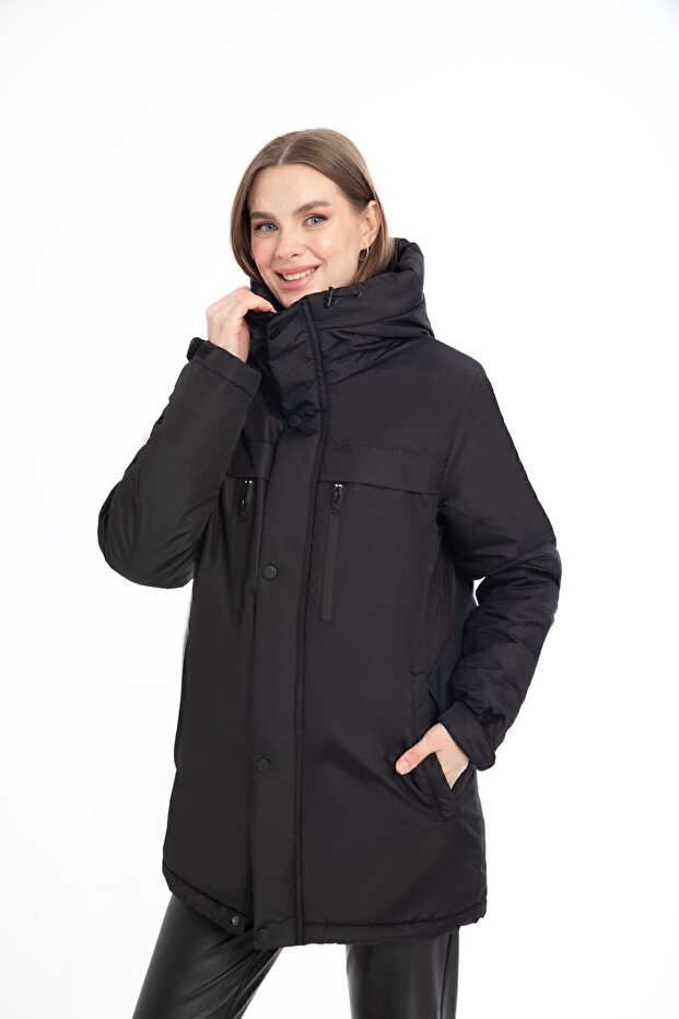 Чорна жіноча зимова куртка - з підкладкою, хутром, водо- та вітронепроникна, з капюшоном - 1