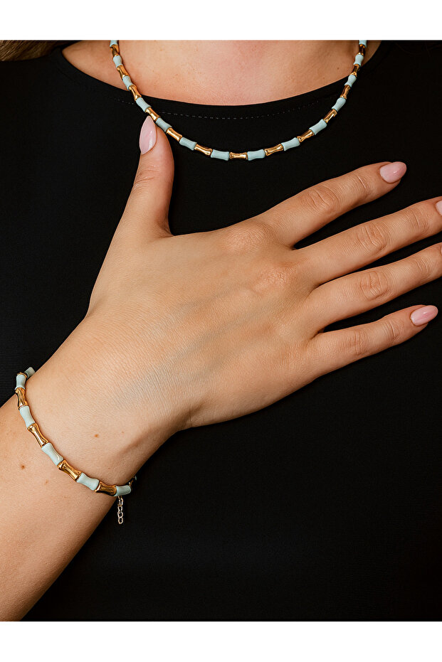 قلادة سيلفا باللون الأزرق - 1