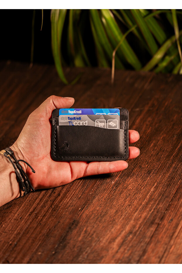 Genuine Leather Handmade Card Holder – Stylish and Minimalist Wallet