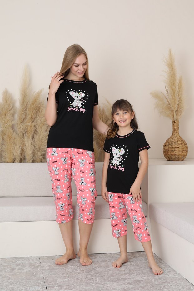 Mother Daughter Short Sleeve Crew Neck Kuala Printed Black Color Girls Pajamas Set