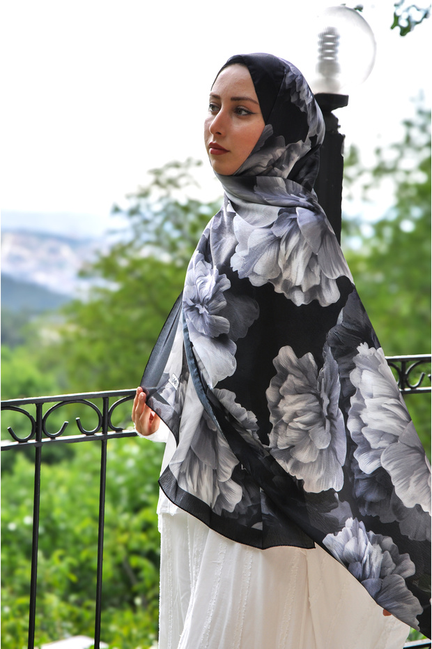 Ebrâr Pattern Janjan Silk Shawl Red - 3