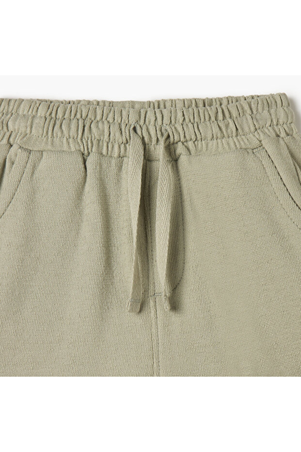 شورت سادة مع رباط للإغلاق وجيوب - 3