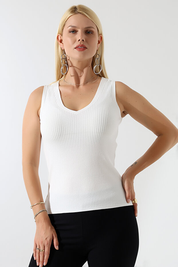 Bluză de damă cu decolteu în V - 6