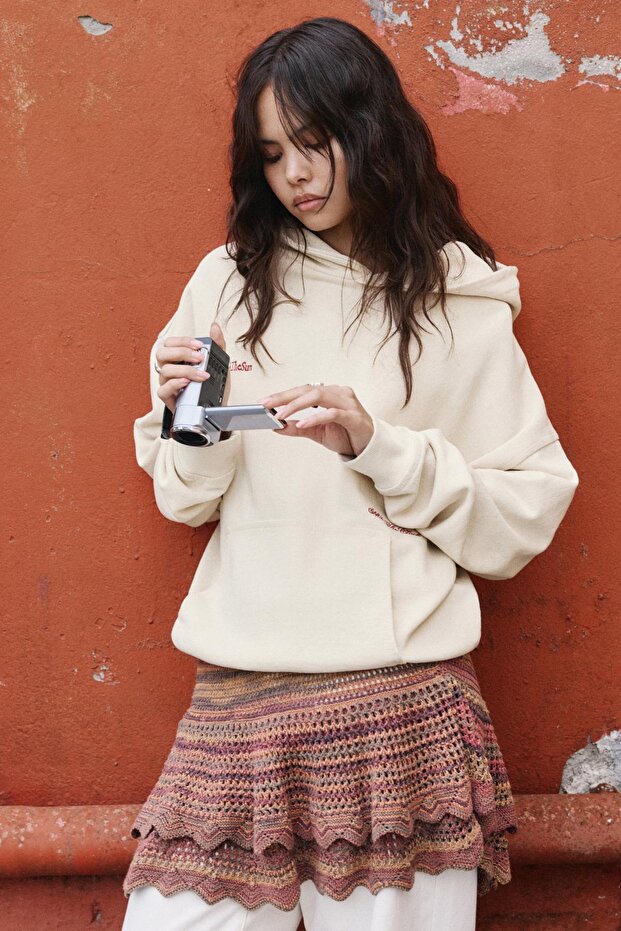 Yazı detaylı kapüşonlu sweatshirt - 1