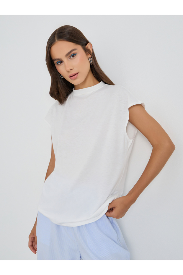 تي شيرت سادة بدون أكمام بقصّة عادية - 1