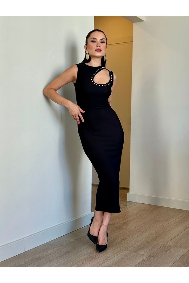 Damla Dekolteli Taş Detaylı Uzun Özel Kumaş Gece Elbisesi - 3