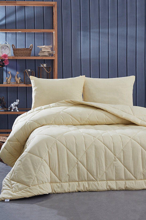 Single 100% Cotton Fabric Quilt / Yellow