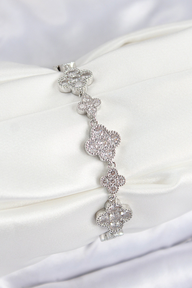 Brass Zircon Stone Clover Model Silver Color Vip Series Women's Bracelet Tj-Bb7521