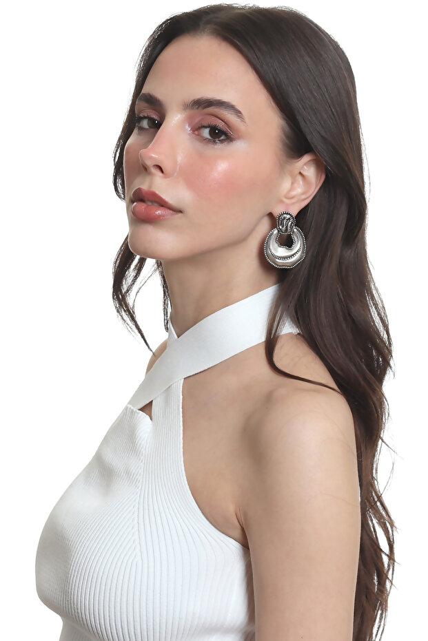 Kadın Yaprak Dokulu Çivili Model Çanta Formlu Küpe - 6