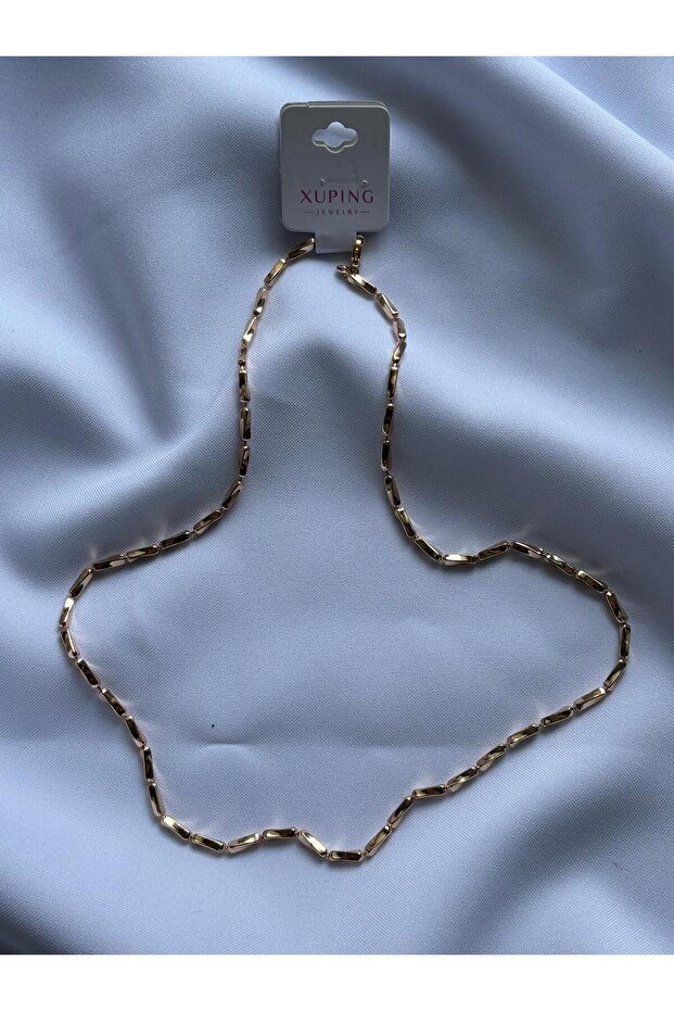 Cutout Detailed Chain Necklace