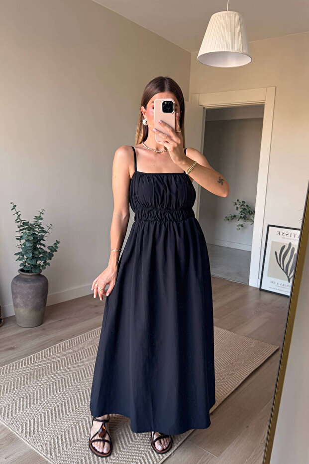 Siyah Askılı Önü Gipeli Elbise - 3