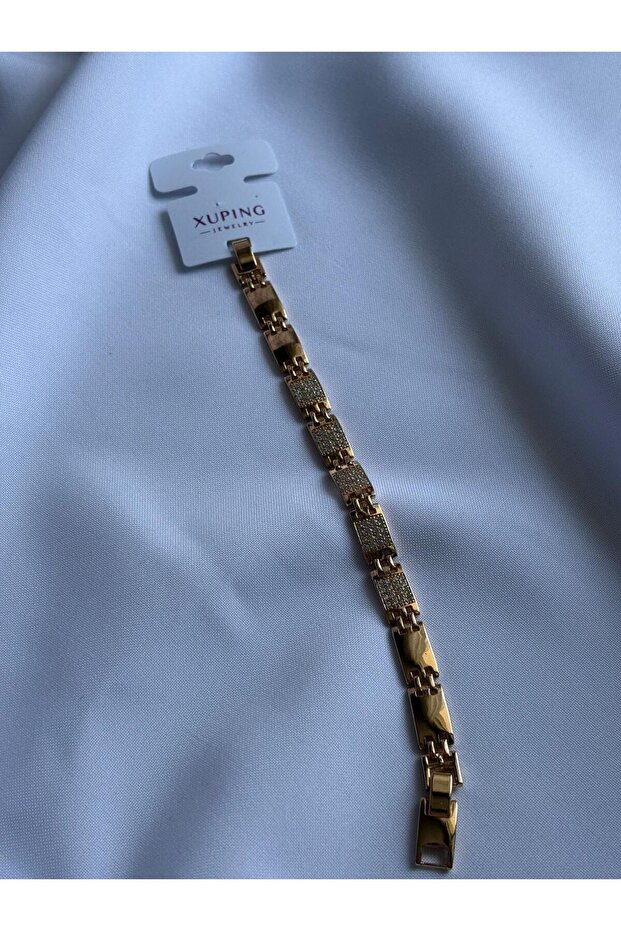 Elegant Bijoux Bracelet with Stylish Design