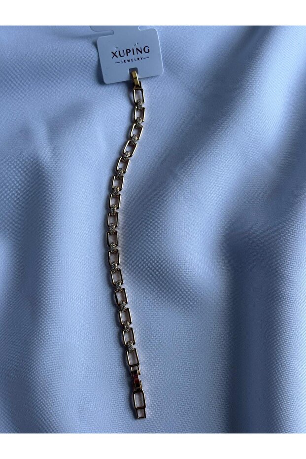 Elegant Bijoux Bracelet with Stylish Design