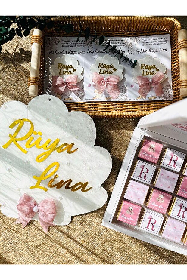 30 cm Oyster Door Ornament + 50 Madlen Chocolate + 20 Card Magnet – Stylish Gift Set