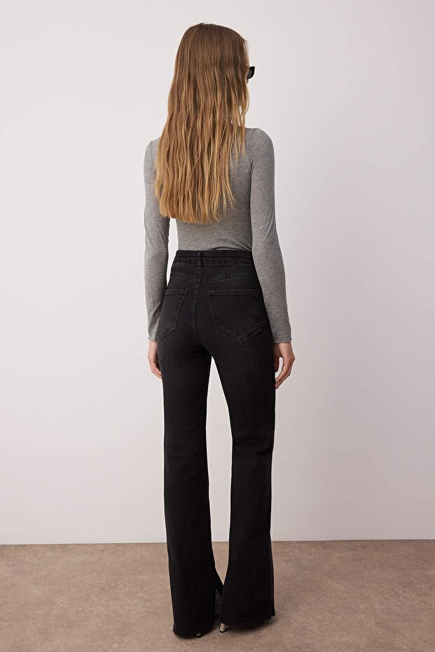 Siyah Yırtmaç Paça Detaylı Yüksek Bel Orta Esnek Flare Smoke İspanyol Paça Jeans TWOAW26JE00022 - 4