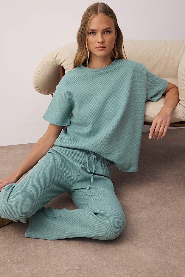 Yeşil Bel Bağlama Detaylı Waffle Örme Pijama Takımı THMAW26PT00050 - 1