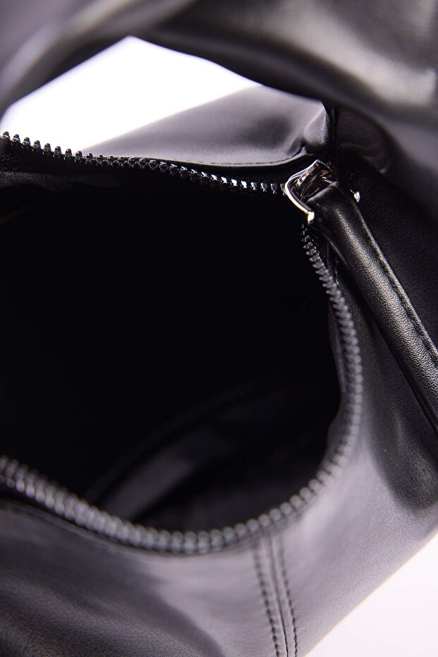 Czarna damska mini owalna torebka na ramię TAKSS25OC00068 - 5