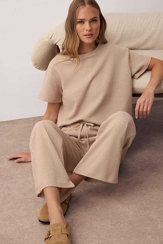 Bej Bel Bağlama Detaylı Waffle Örme Pijama Takımı THMAW26PT00050 - 2