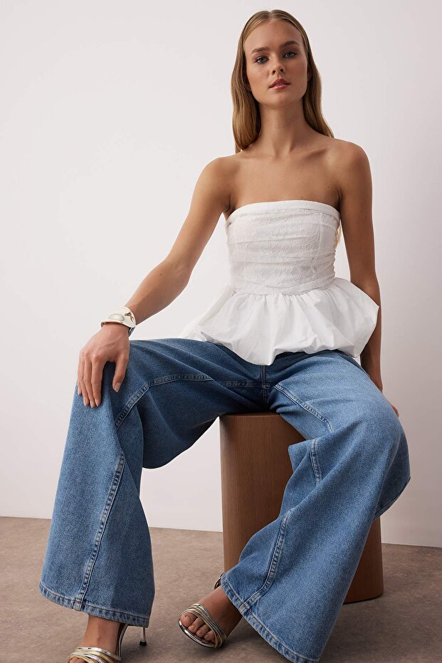 Beyaz Straplez Dantel Detaylı Peplum Party Bluz TPRAW26BZ00004 - 2