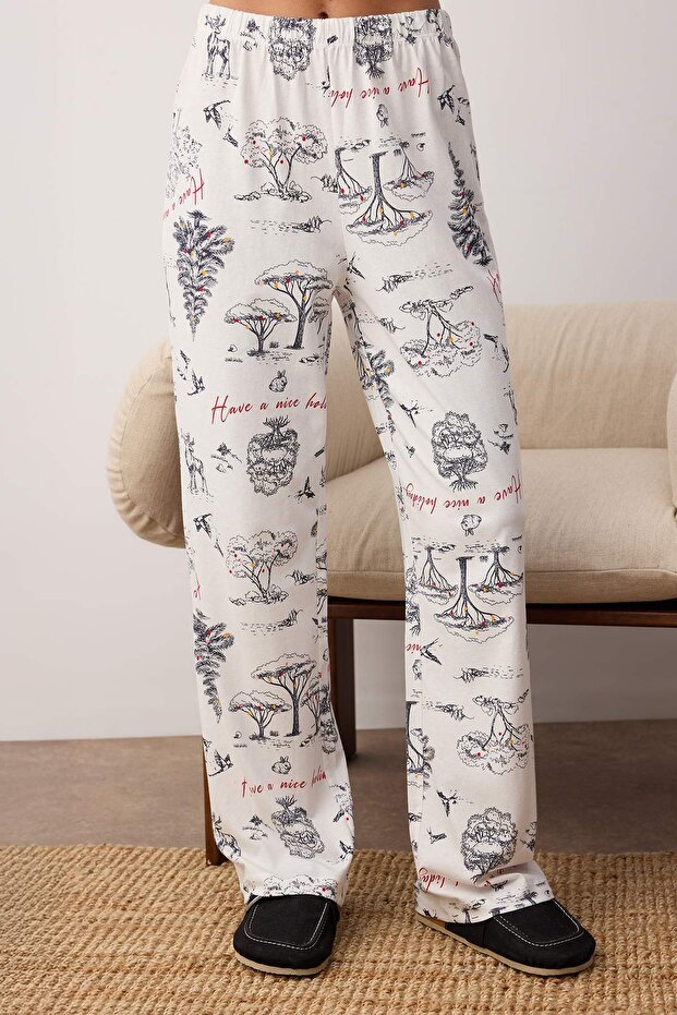 Ekru %100 Pamuklu Kış Temalı Biye Detaylı Örme Pijama Takımı THMAW25PT00038 - 3