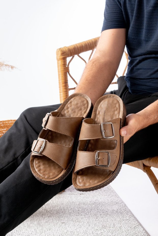 Daily Comfortable Anatomical Soft Sole Stylish Buckle Men's Outdoor Slippers