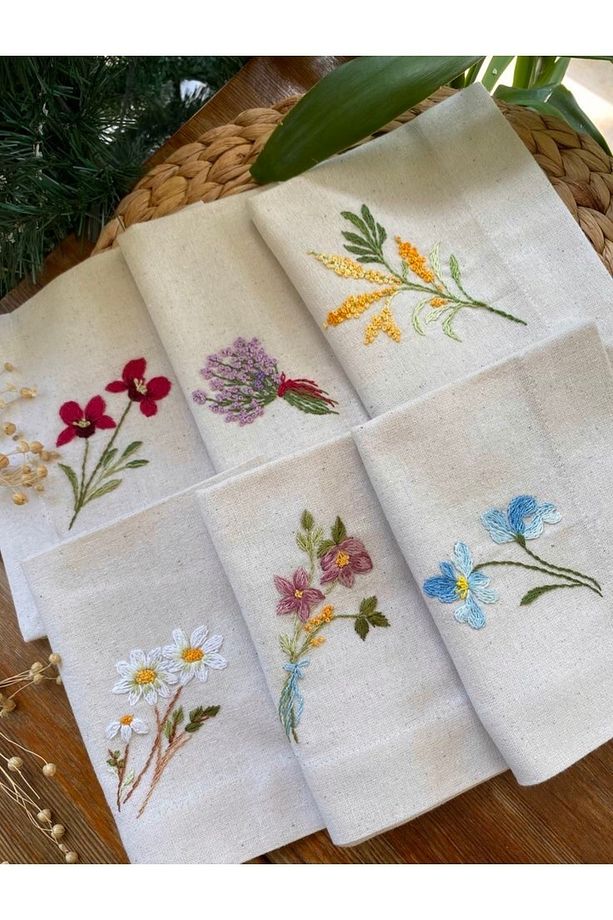 Krem Keten 6 Adet 35x35 ölçülerinde Kır çiçekli nakış Işlemeli Peçete - 1