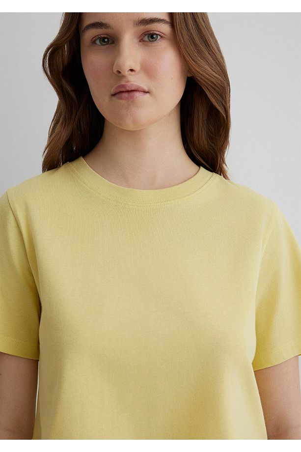 Sarı Crop Basic Tişört Crop / Kısa Kesim 1613072-71285 - 5