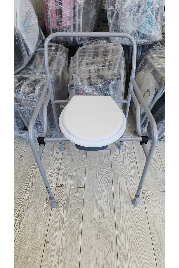Seyyar Katlanabilir Hasta Yaşlı Tuvalet Sandalyesi Klozetli Wc Li Oturak - 3