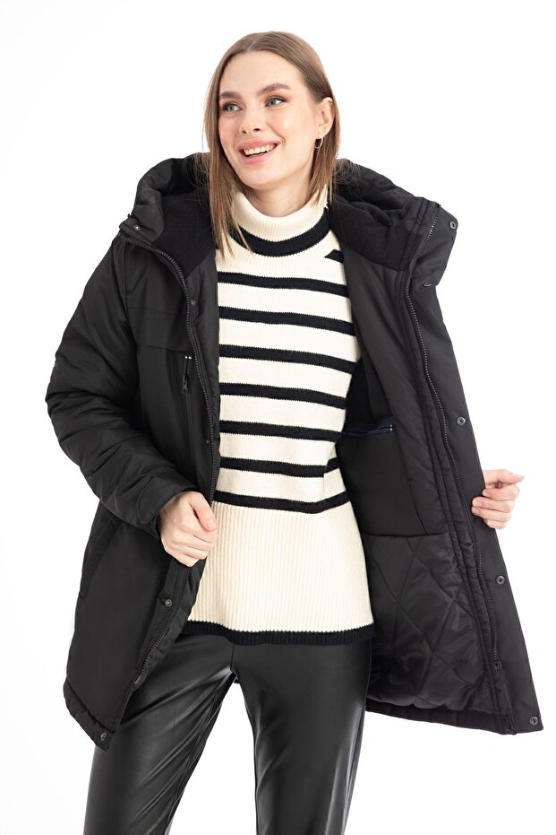 Чорна жіноча зимова куртка - з підкладкою, хутром, водо- та вітронепроникна, з капюшоном - 2