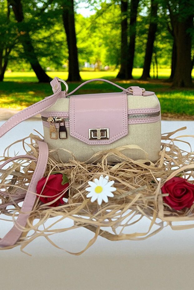 حقيبة كتف منقوشة من القش الحديث - 3