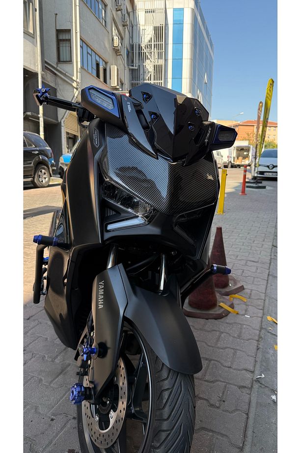 Yamaha Xmax250 (2024-2025) Uyumlu Ön Far Üstü Karbon Desen koruma Kapak - 1