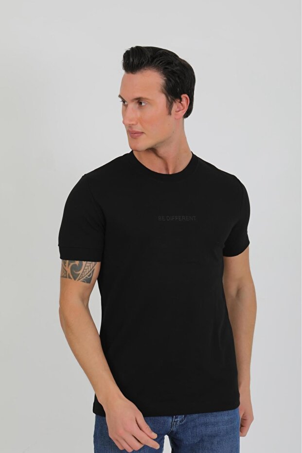 - Different Erkek T-shirt