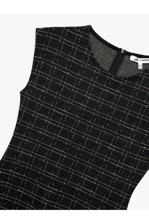 Bisiklet Yaka Kolsuz Tüvit Mini Elbise - 5