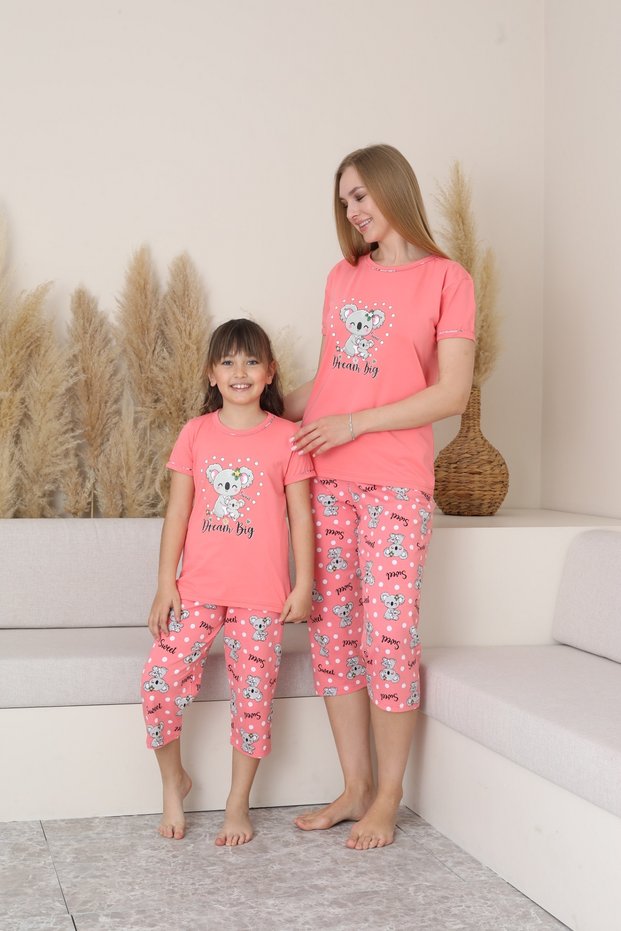 Mother Daughter Short Sleeve Crew Neck Kuala Printed Pink Color Girls Pajamas Set